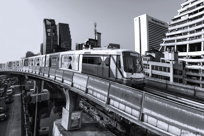 Sky Train approaching Chong Nonsi BTS station